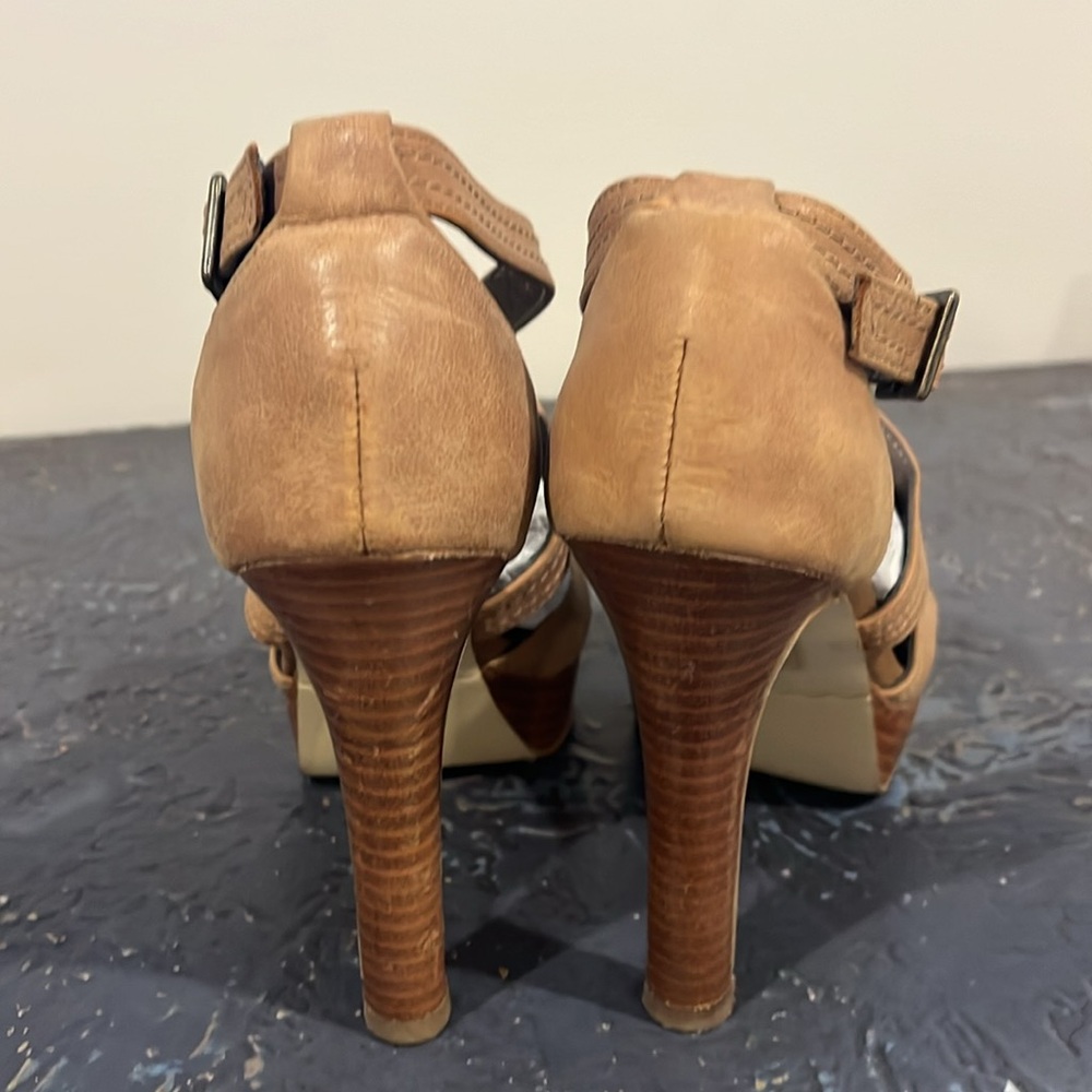 Moda heels - Picture 3 of 4